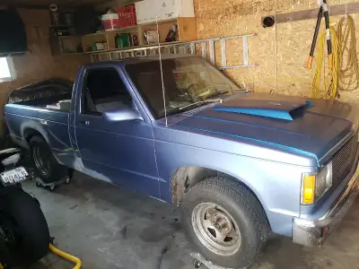 1988 Chevy S-10 with a 350 Sb chevy engine. This was a project that I have no time for unfortunately...
