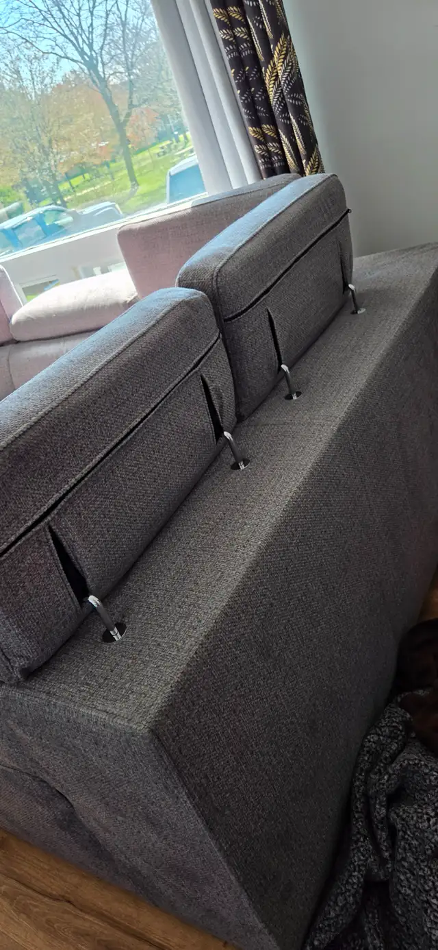 Divan en L gris in Couches & Futons in Laval / North Shore - Image 4
