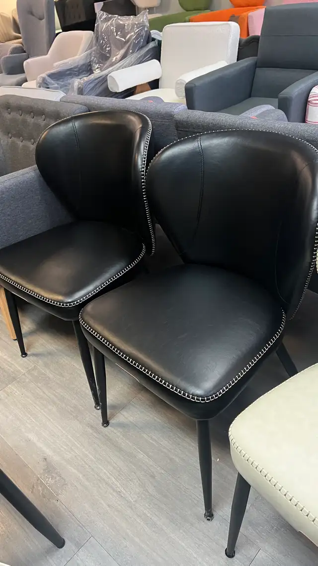 Beautiful heavy duty restaurant dining chairs  in Chairs & Recliners in Markham / York Region - Image 2