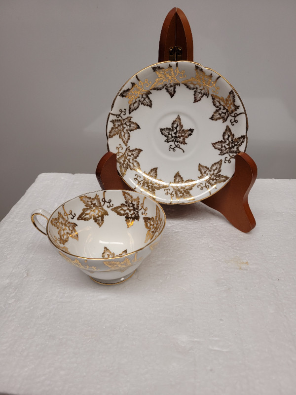 VTG Footed Stanley Gold Maple Leaves Cup & Saucer in Arts & Collectibles in Dartmouth - Image 3