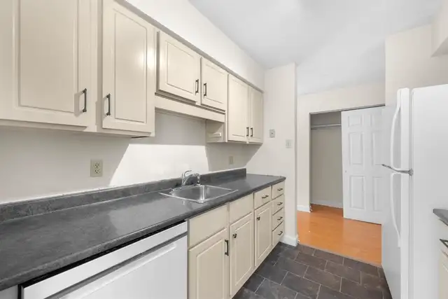 Available now room on bus route, Clayton Park, Fairview, Halifax62864750370435124