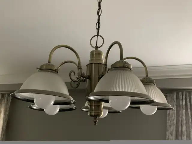 5 Light Chandelier - Antique Brass in Indoor Lighting & Fans in Markham / York Region - Image 5
