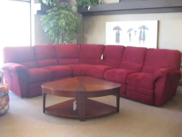 LaZBoy Sectional with 2 built-in recliners - Seats 7 in Couches & Futons in Dartmouth - Image 2