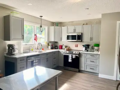 Private Room in shared house Available June 1st $850(Single f e m a l e occupant only) -Utilities &...