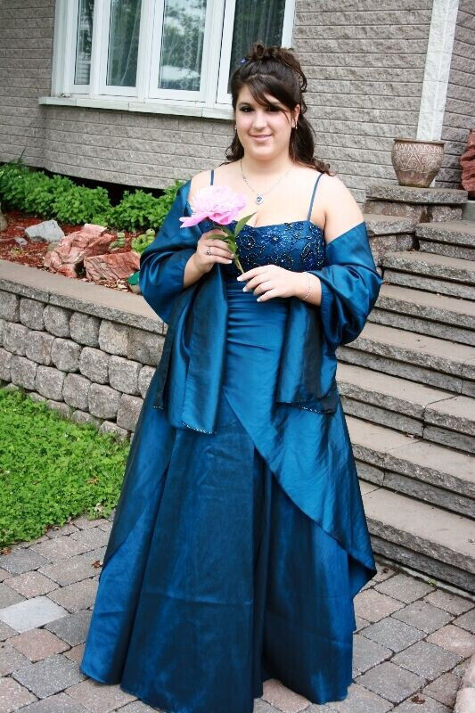 robe de bal / soirée / mariage dans Femmes - Robes et jupes  à Granby - Image 2