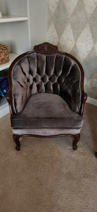 Stunning grey velvet arm chair. Vintage / Victorian