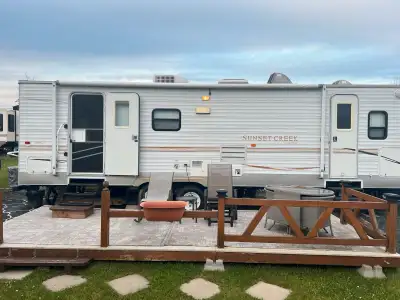 Belle roulotte sunsetcreek 2008. 29‘pieds. Très propre et toujours bien entretenueet bien aménagée a...