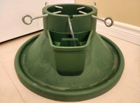 CHRISTMAS TREE STAND WITH SELF WATERING RESERVOIR
