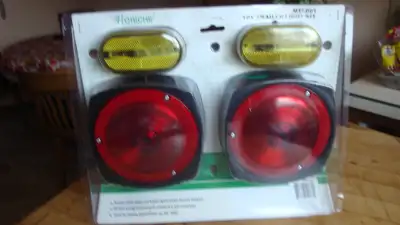 Trailer light kit 12 V. Double sided lights, red brake lights, amber hazard flashers, For towing up...