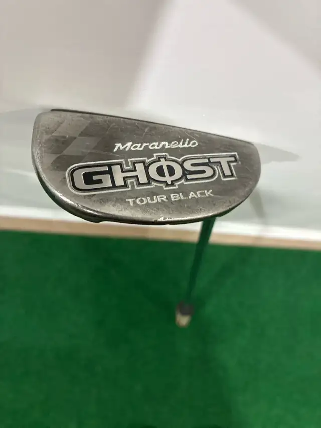 Taylor Made 33 “ putter in Golf in Ottawa - Image 2