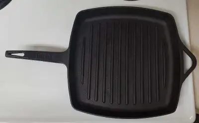 Lodge Cast Iron Grill Pan /Skillet in great condition, View more