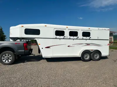 Drop down feed doors, Dividers, Front tack room, Newer tires, Saddle rack, Blanket Bars, Windows, Br...