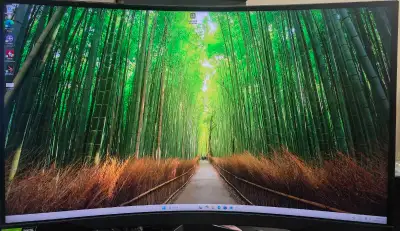 Samsung Odyssey G7 Monitor 27'' 240hz  Curved Monitor, View more