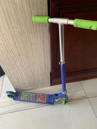 Kid’s foldable scooter