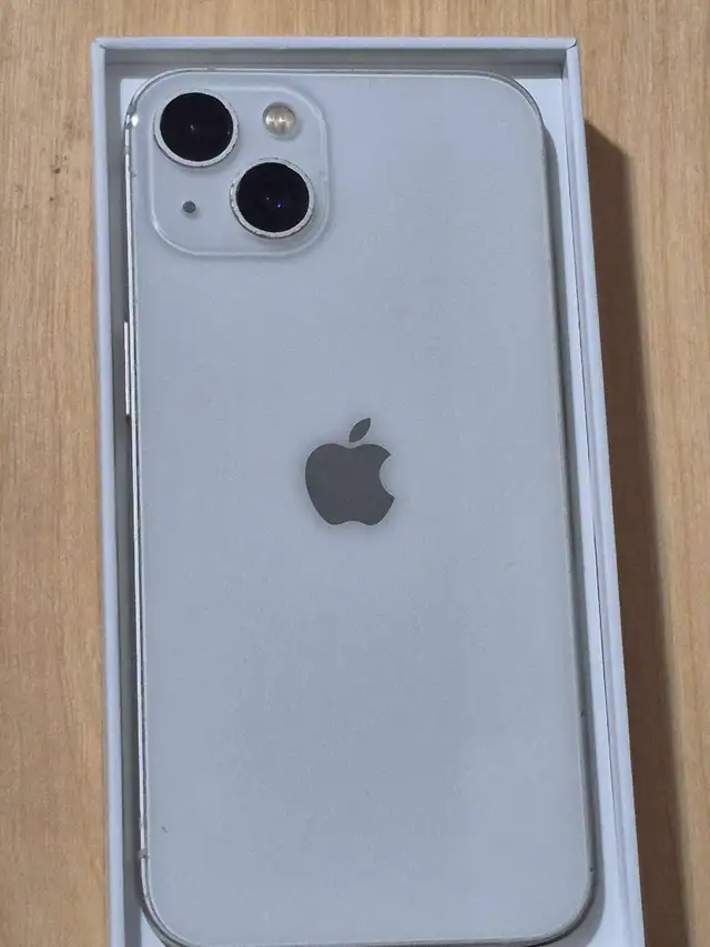 Apple iPhone 13 128GB Silver Unlocked  in Cell Phones in City of Toronto - Image 4