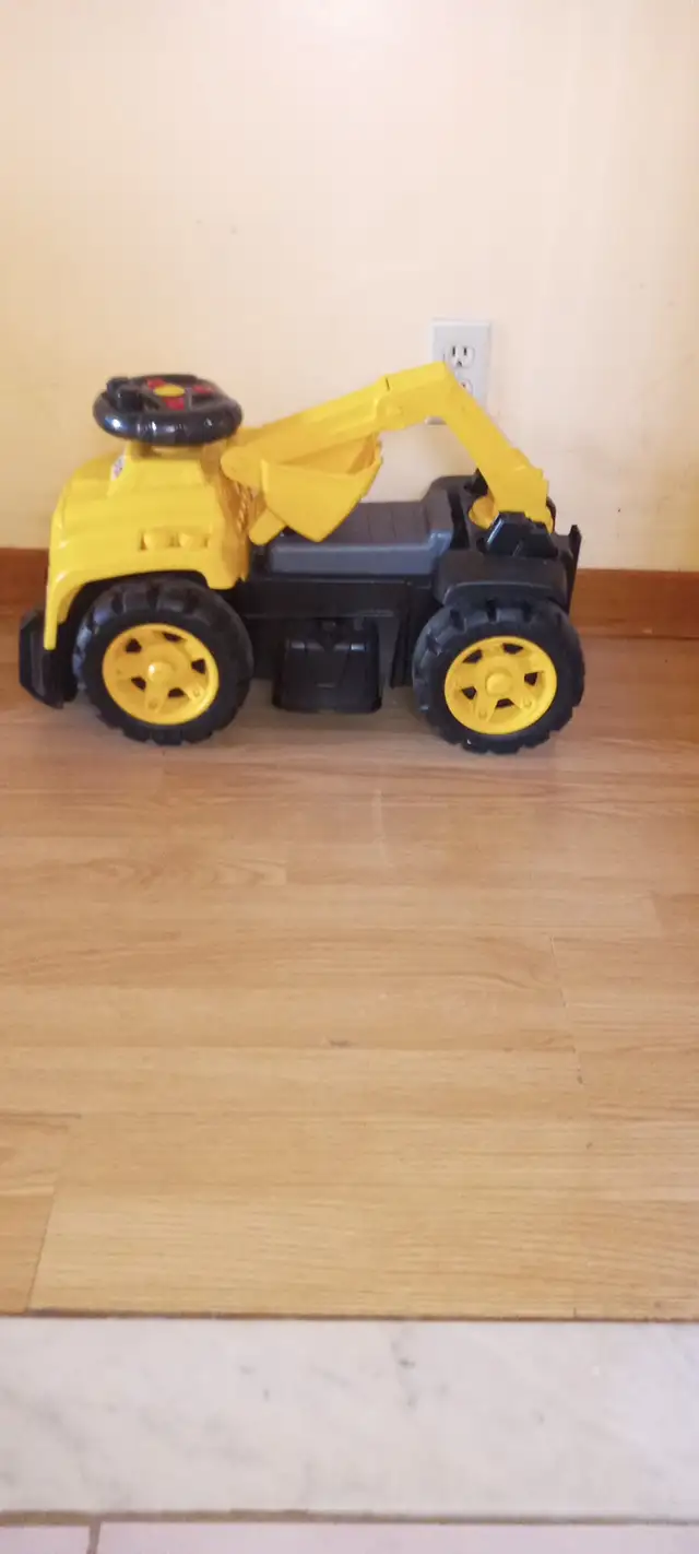 2 dump trucks; Mega Block630092670388511211