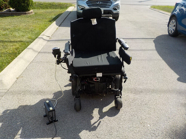 Power wheelchair: Quantum brand heavy duty bariatric in Health & Special Needs in Hamilton - Image 2