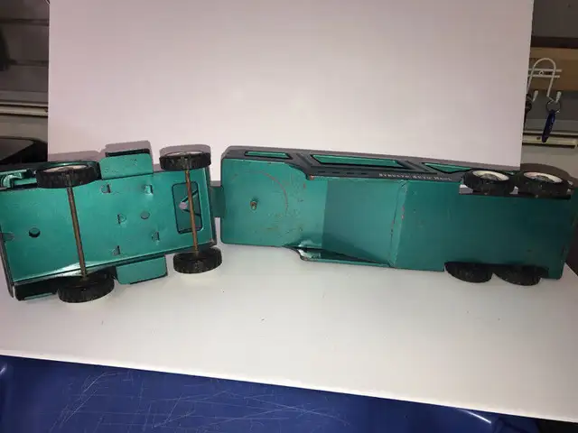 VINTAGE 1960 STRUCTO AUTO HAULER TOY METAL TRUCK in Arts & Collectibles in Mississauga / Peel Region - Image 9
