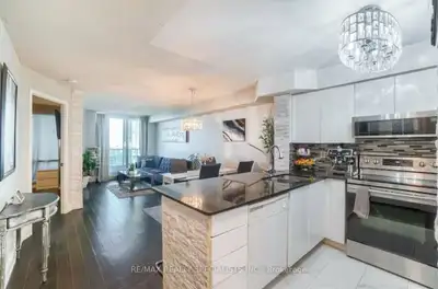 luxury condo for rent Mississauga by sq1