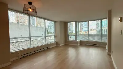 2-Bedroom Condo Unit above Crystal Mall for Rent! 6F - 6028 Willingdon Ave, Burnaby 891sf 2 Bedroom...