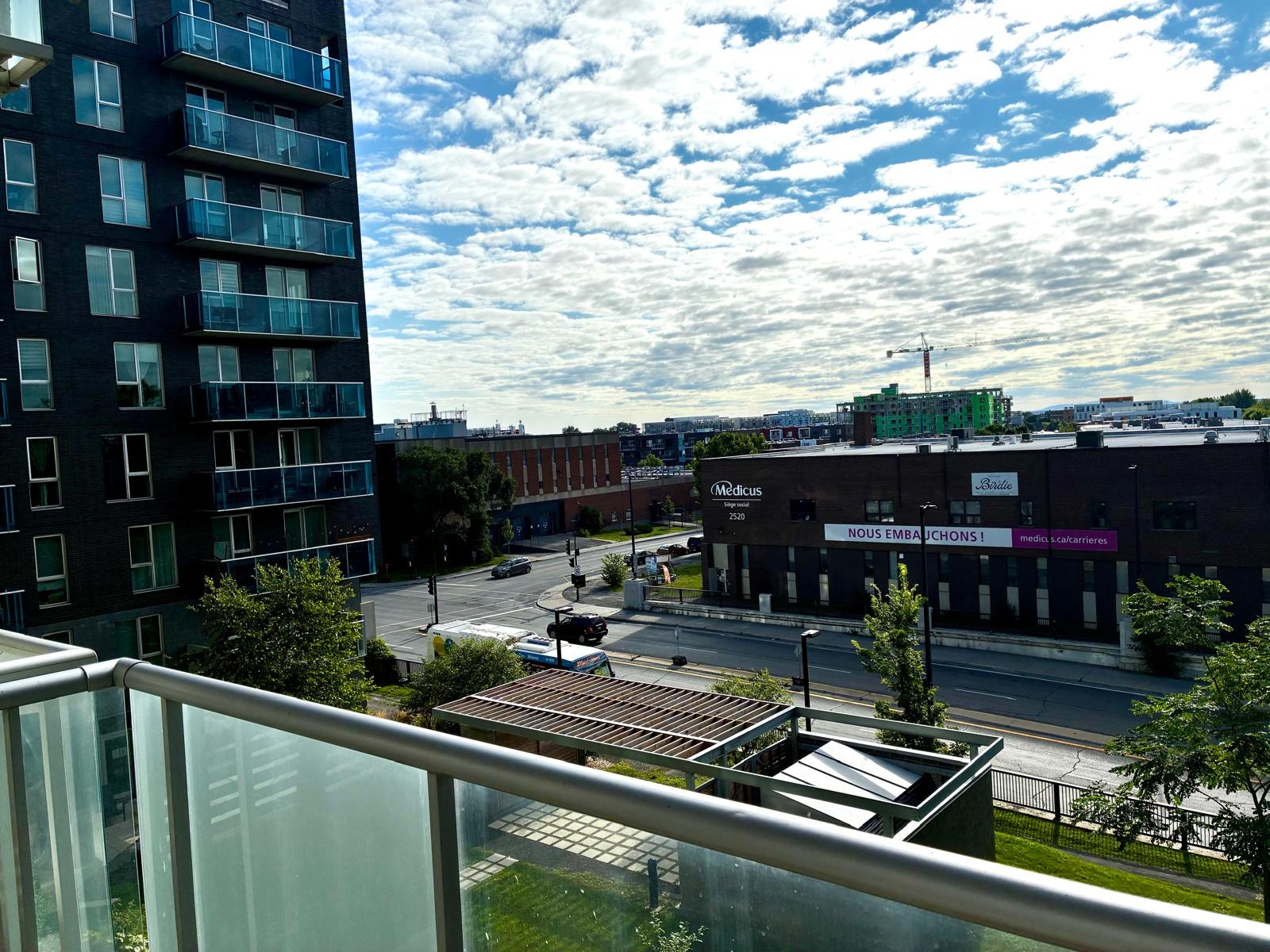 1 Bdr Condo with Den — Available September 1st (Rosemont Angus) — photo 3