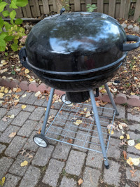 BBQ. Backyard Grill BBQ. In great working condition.