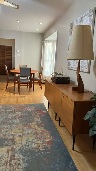 Mid century. TEAK TECK. Buffet / Ensemble salle à manger. 4 Chai, View more