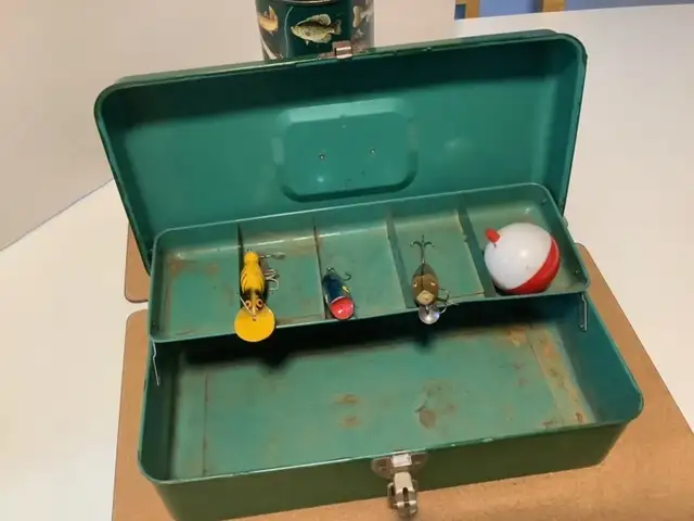 Very well used Fishing Tackle Box628632721226261214