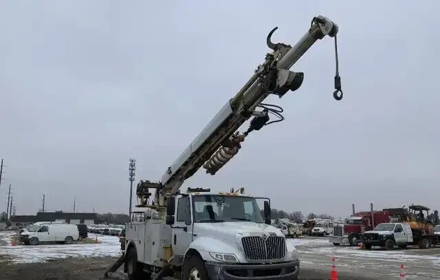 2014 Altec DM47B-TR International Digger Derrick Unit in Other in City of Halifax