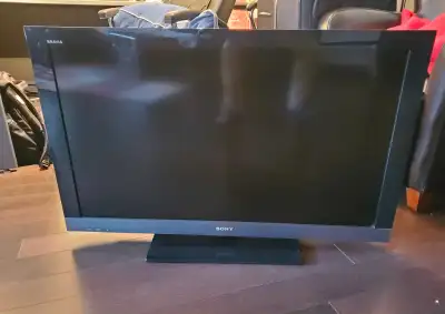Sony Bravia 40" LCD 1080 TV, keep very good condition, only : $75