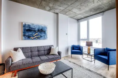 CESSION DE BAIL - 3 ½ avec balcon, situé au 6e étage à Outremont
