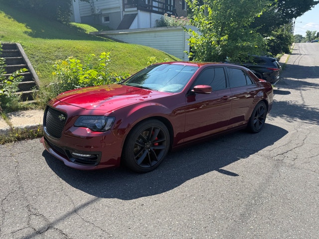 Chrysler 300 C SRT 2023 — photo 5