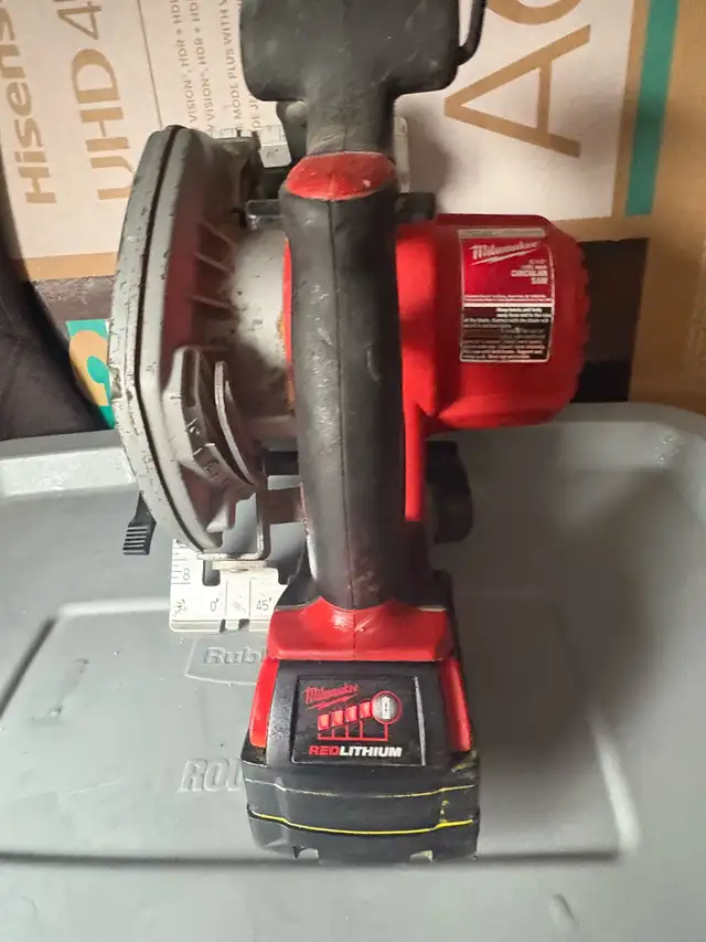 Milwaukee Circular Saw in Power Tools in City of Toronto - Image 2