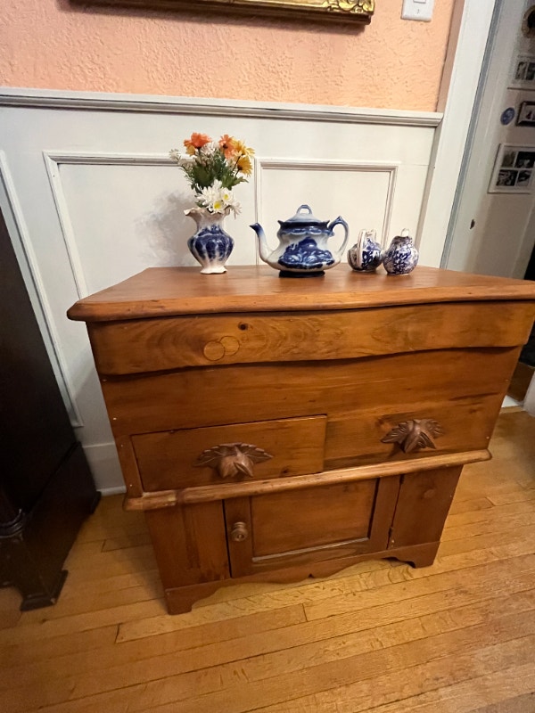 Antique Pine Lift Top Dry Sink Washstand Commode Hutches