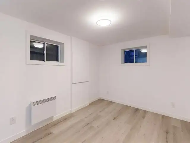 4 1/2 grand rénové in Long Term Rentals in City of Montréal - Image 7