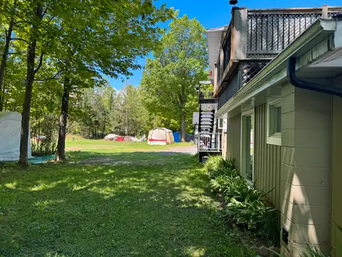Logement à louer Situé à. Mt-Carmel. (Mauricie ) Complètement refait à neuf Au Rez chaussé pas de ma...
