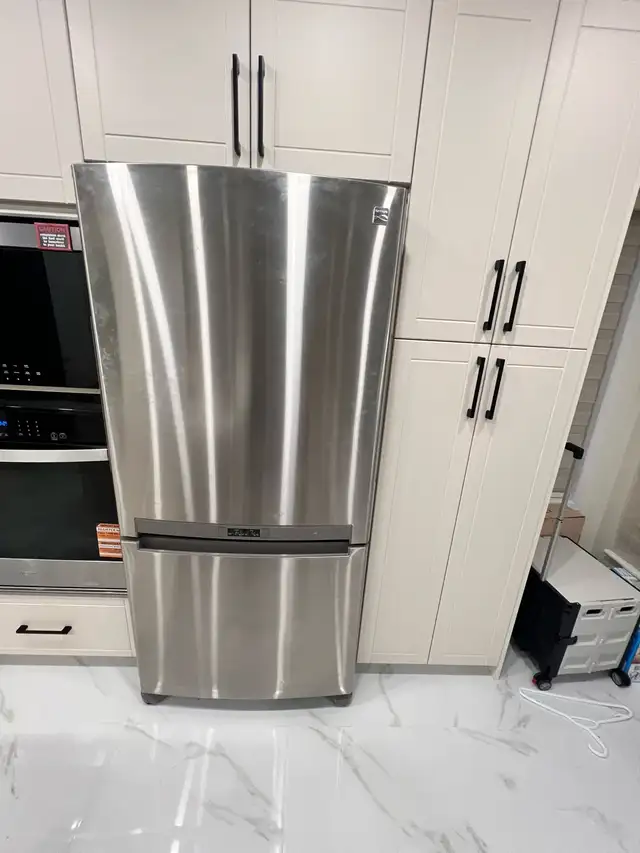 Refrigerator 441979096227522560