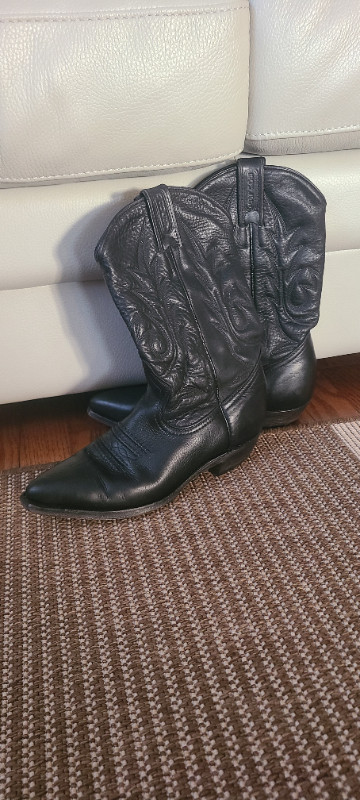 Unisex cowboy/cowgirl boots in Women's - Shoes in Barrie - Image 3