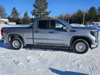 2023 GMC Sierra 4X4 6.5' Box CERTIFIED Excellent condition, original owner, extended warranty, new t...