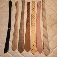 7 vintage narrow skinny mens neck ties. Tan beige blue grey gold