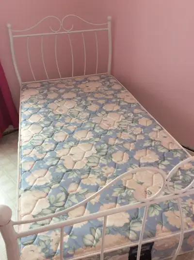 Lit blanc, View more