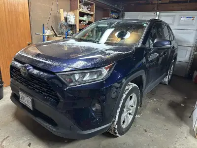 PENDING - 2020 Toyota RAV4 XLE. 81,240km, gently driven and in excellent condition. Recently safetie...