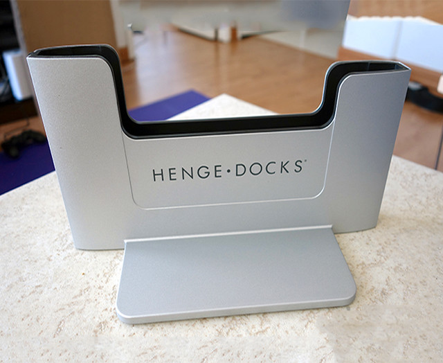Henge Dock ⎮    15'' MacBook Pro    Retina Display Models in Other in City of Toronto