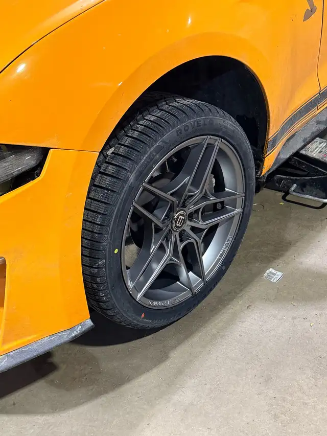 ONlY 500 km！ mustang 19 inch rims with winter tires in Other Parts & Accessories in City of Toronto - Image 6