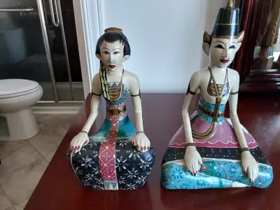 Figurines - Sculptures, View more