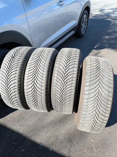 Set of 4 Michelin Cross Climate 2 On rims. 225/65-R17 Excellent Tread Came off Jeep Cherokee Sport....
