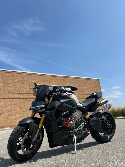 Serious Buyer Only. Heavily modified and built by Ryders Choice. Rendered to 991.2 GT3RS. Please cal...