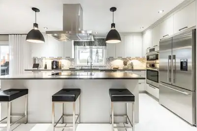 Tabouret en cuire et stainless, View more