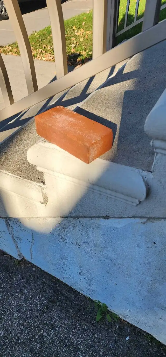 Laprairie red bricks63893270128770121