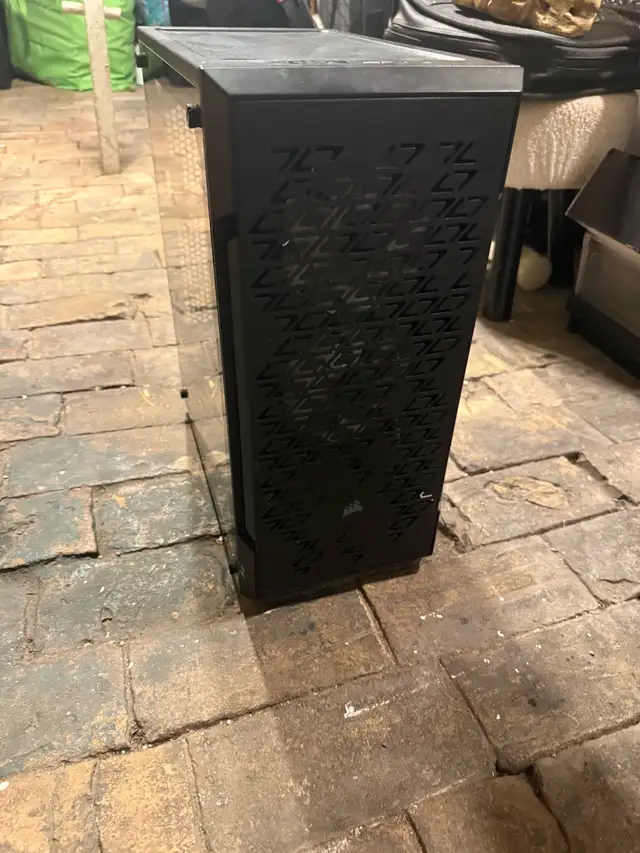 Corsair midtower pc case in System Components in Brantford - Image 4